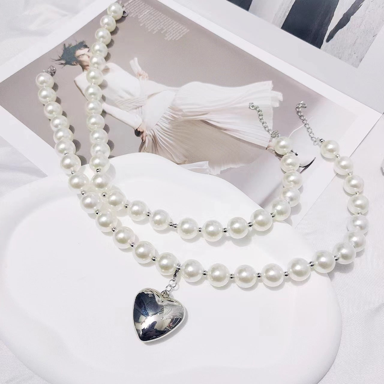 Trendy Pearl Necklace Fashion Temperament Pearl Necklace Peach Heart Vintage Sweater Chain Women