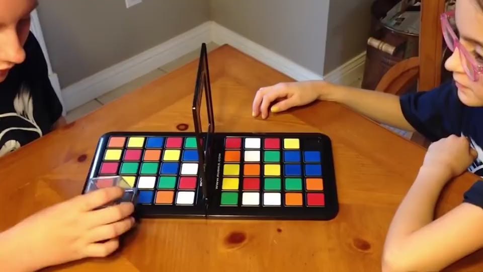 Color battle Rubik's cube